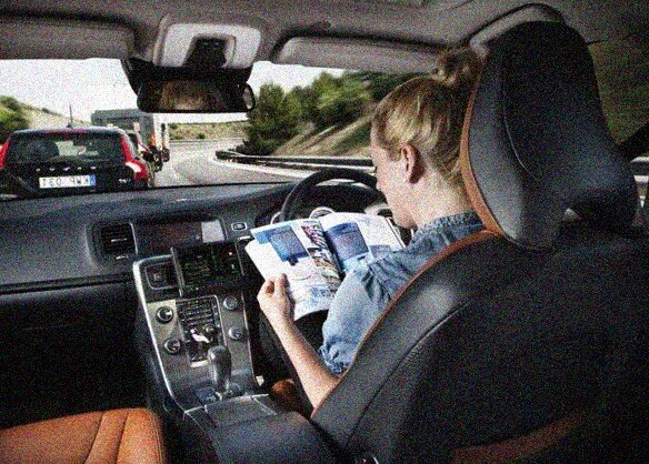Il MIT insegna alle auto a guida autonoma a cambiare corsia come gli umani mentre il consenso generale scende