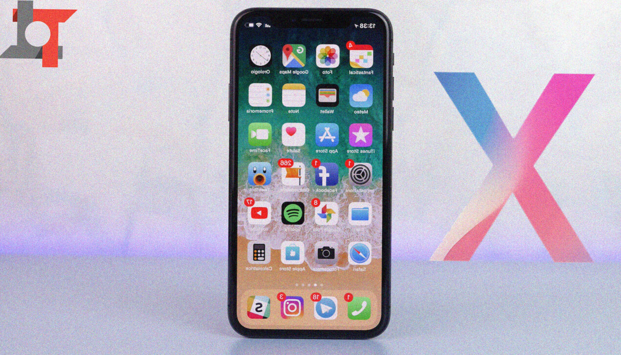 iPhone X: il nostro unboxing con prime impressioni, in attesa della recensione