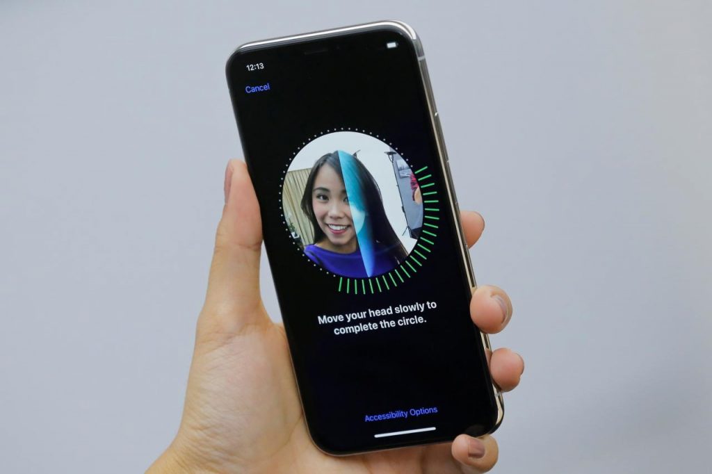 Ancora problemi tra Face ID e alcuni iPhone, questa volta con iOS 16 1