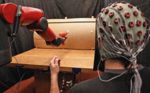 MIT controllo robot con la mente