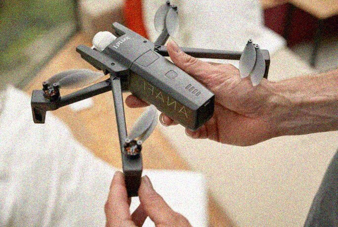 Parrot Anafi, nuovo drone compatto in diretta concorrenza con DJI Mavic Air