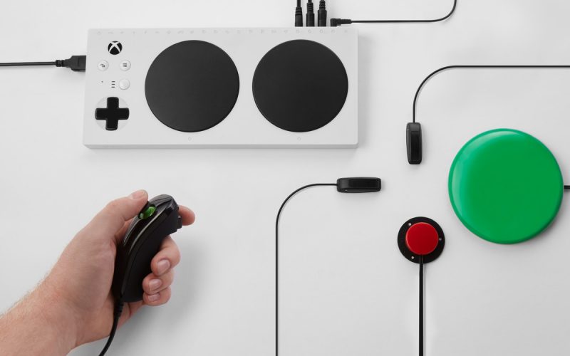 Xbox Adaptive Controller 178.0 800x500 c