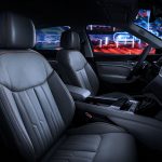 Audi e-tron mostra in foto i suoi interni futuristici ricchi di schermi e tecnologia 2