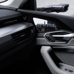 Audi e-tron mostra in foto i suoi interni futuristici ricchi di schermi e tecnologia 4