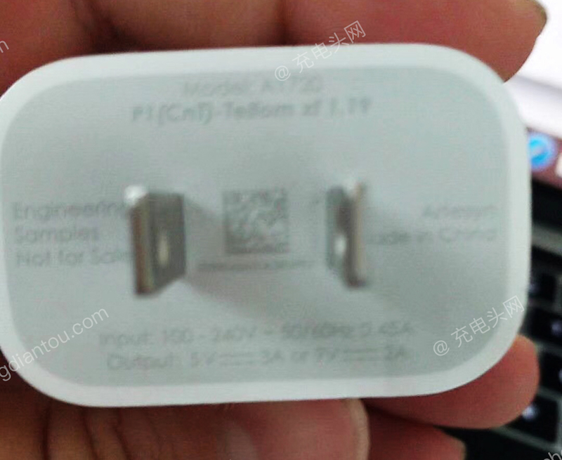 Il nuovo caricabatteria da 18W USB Type-C degli iPhone 2018 si mostra in foto 2
