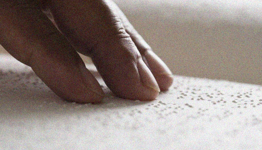 Gli e-Book reader del futuro potranno riprodurre anche il linguaggio Braille per i non vedenti