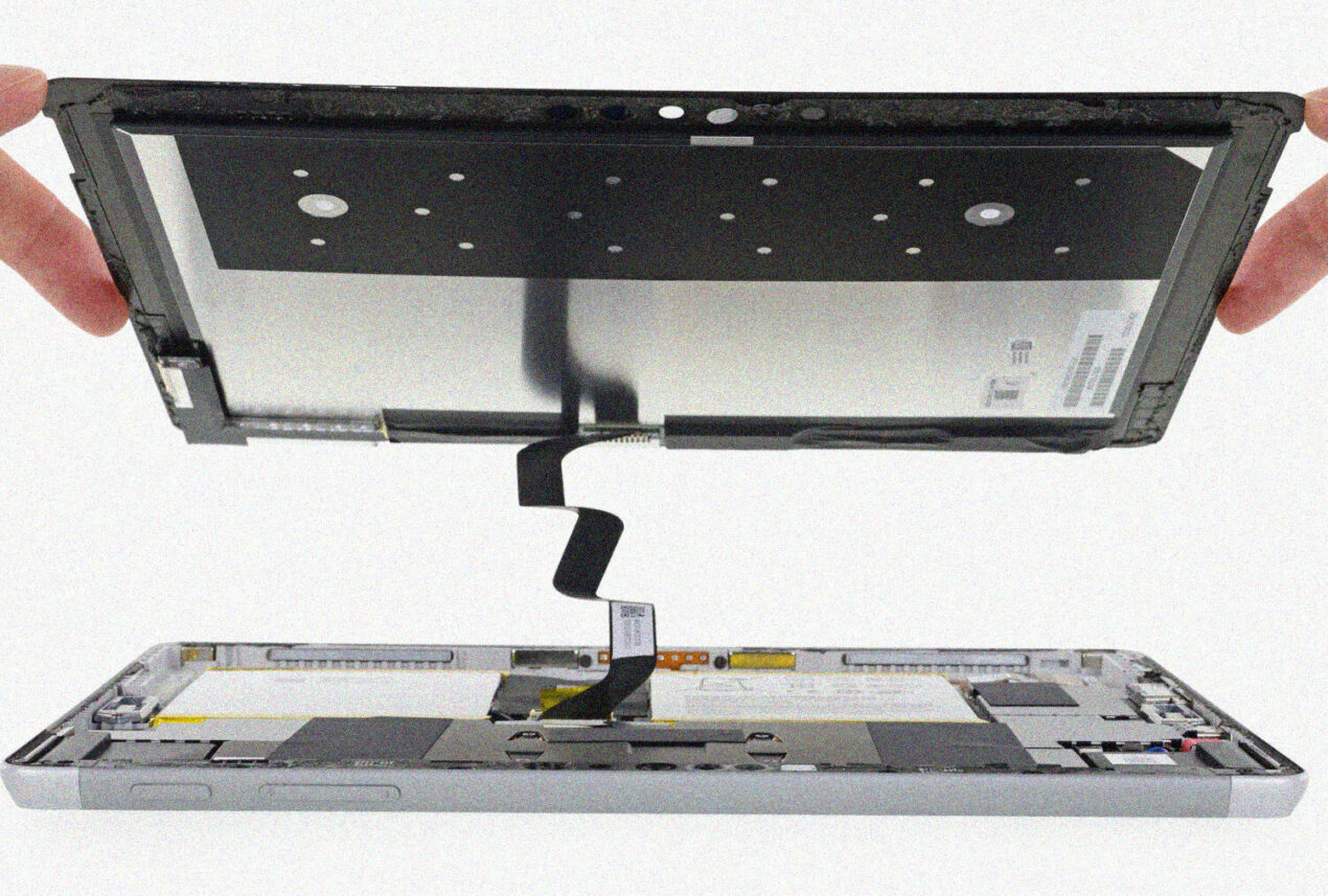 Il teardown del Microsoft Surface Go rivela una batteria alquanto sottodimensionata