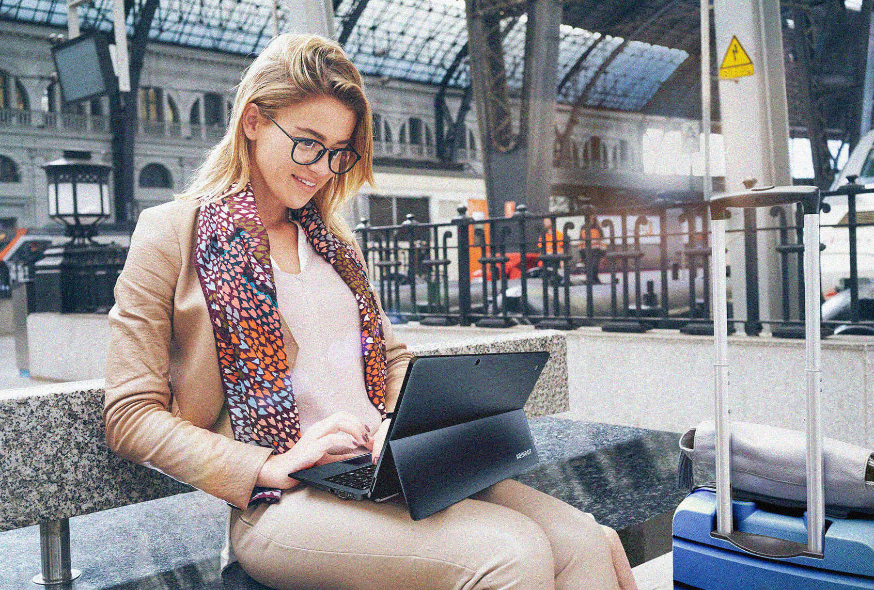 Toshiba_Portégé X30T-E Lifestyle_01