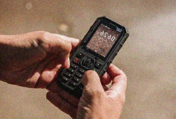 CAT B35 è un "rugged" feature phone con KaiOS, Facebook e Youtube