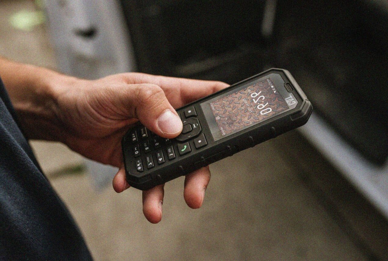 Cat B35 è il feature phone 4G "rugged" che va dritto al sodo