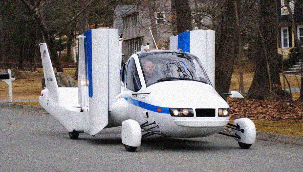 L'auto volante non è più un sogno: dal 2019 in vendita la Terrafugia Transition