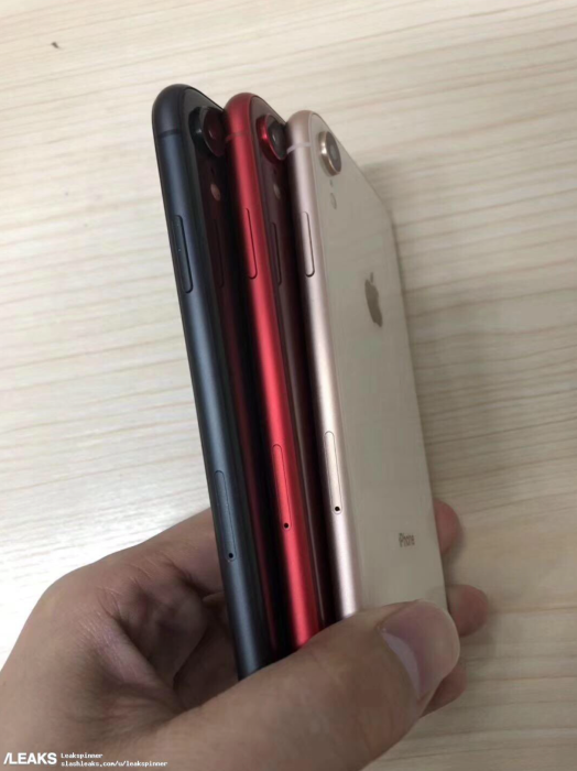 iPhone Xc si mostra in tante colorazioni con conferme sul supporto Dual SIM 1