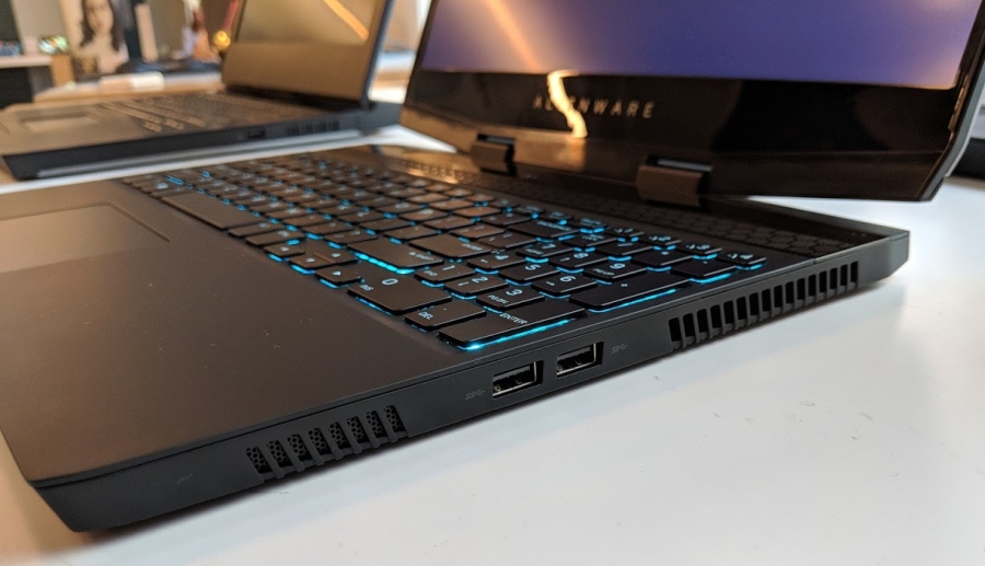 Dell Alienware m15 è un laptop da gaming super leggero e super personalizzabile 2