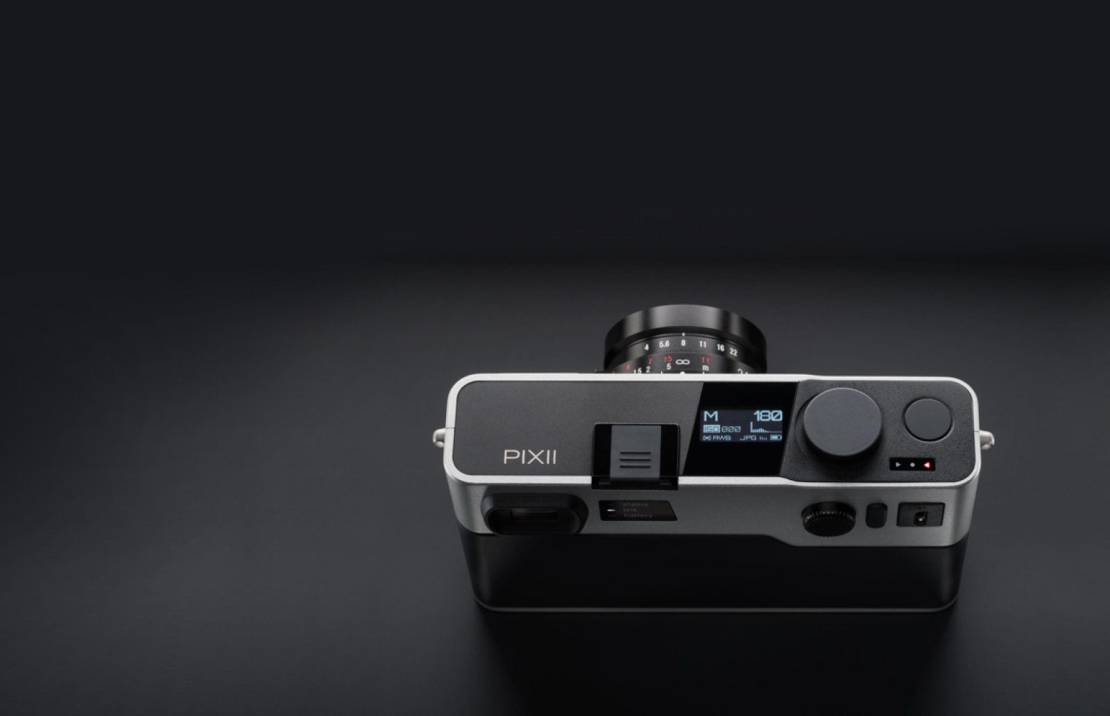 Pixii è una fotocamera con lenti Leica fuori dagli schemi da abbinare allo smartphone 1