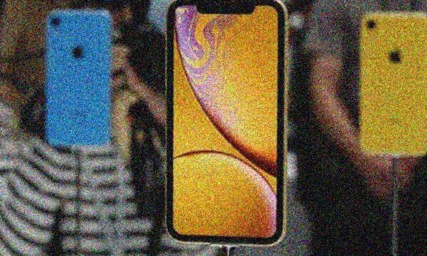 iPhone XR entra in fase di pre-ordine da 889 euro