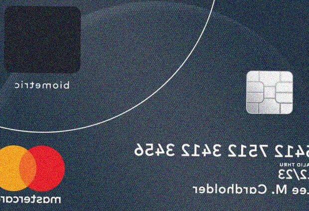 Intesa Sanpaolo e Mastercard lanciano la prima carta con sensore di impronte