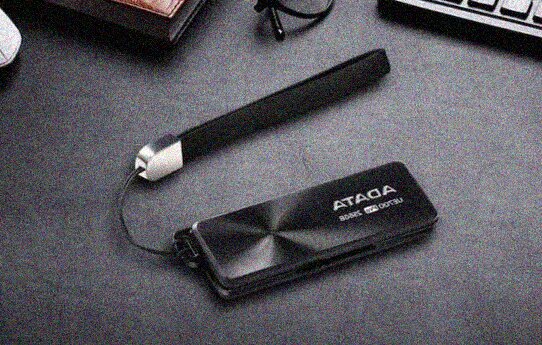 ADATA UE700 Pro è la pendrive USB dei sogni