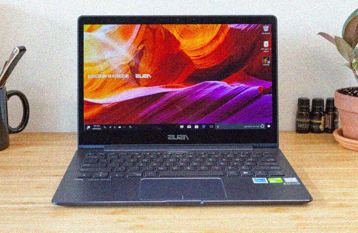 Asus ZenBook 13 con Intel Core i7-8550U e 8 GB di RAM in offerta a 899 euro su Amazon