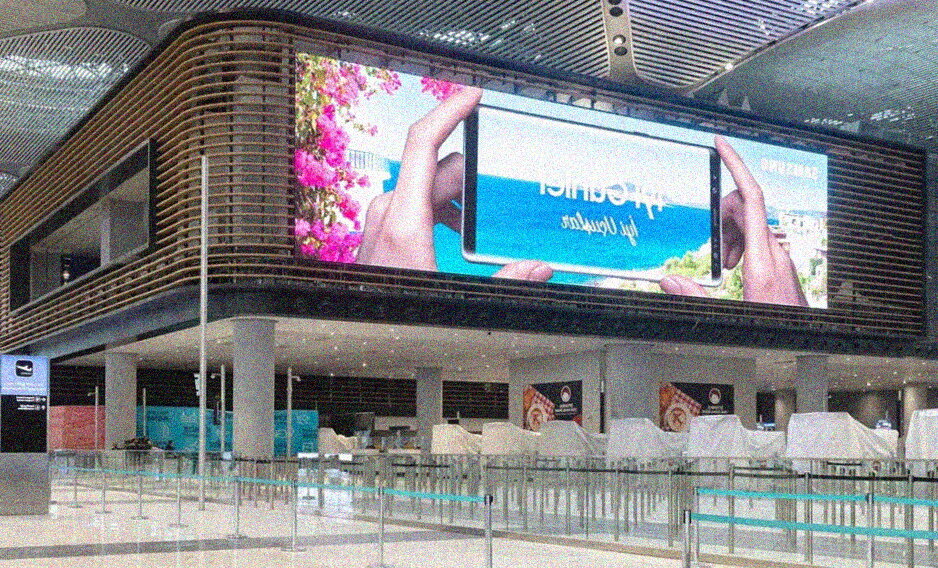 Pensate di andare a Instambul? Dedicate un momento al nuovo display LED all'aeroporto da 1000 metri quadri di Samsung