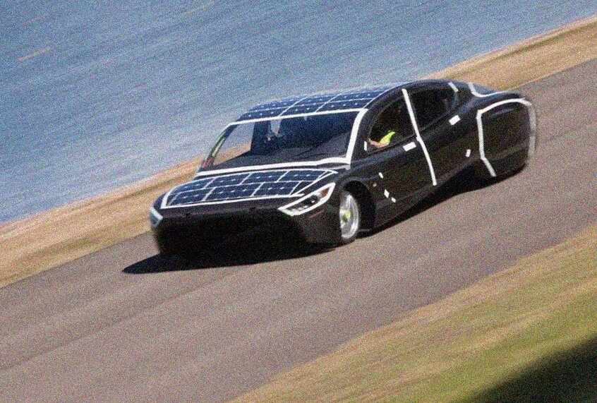 Violet è l'auto solare che ha battuto il record mondiale di autonoma