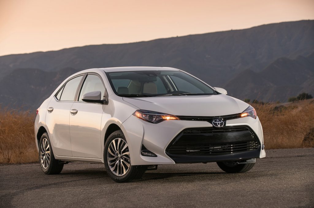 Toyota richiama un milione di auto per rischi all'airbag; stop alle vendite Daihatsu: test di sicurezza falsati 1