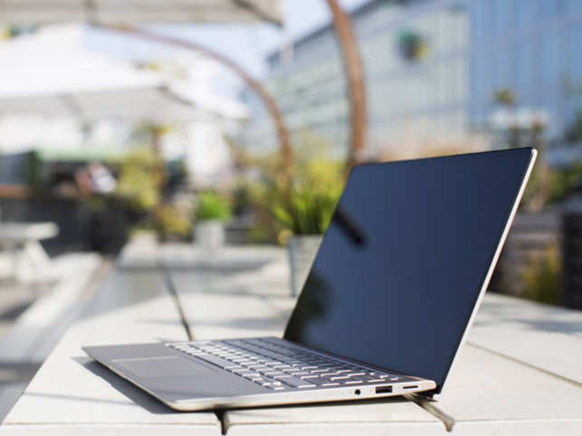 ASUS ZenBook 13 (UX333) e ASUS ZenBook 14 (UX433) arrivano in Italia | Prezzi e disponibilità 4