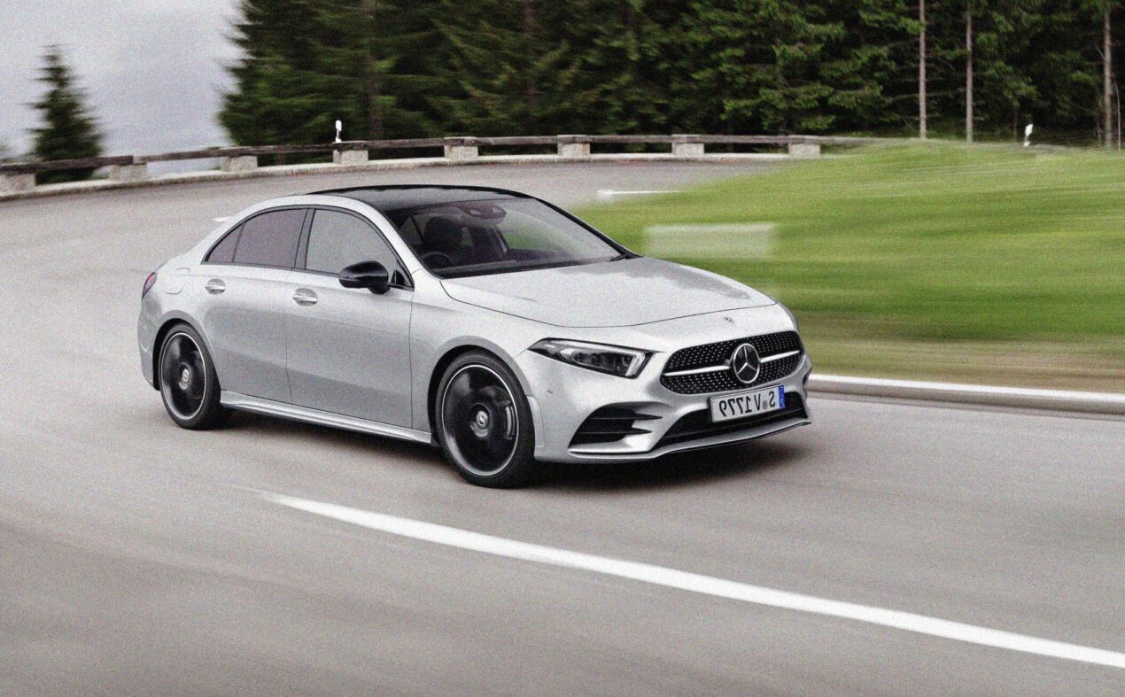 Mercedes A220 Sedan con piattaforma smart MBUX disponibile da 36.000 euro