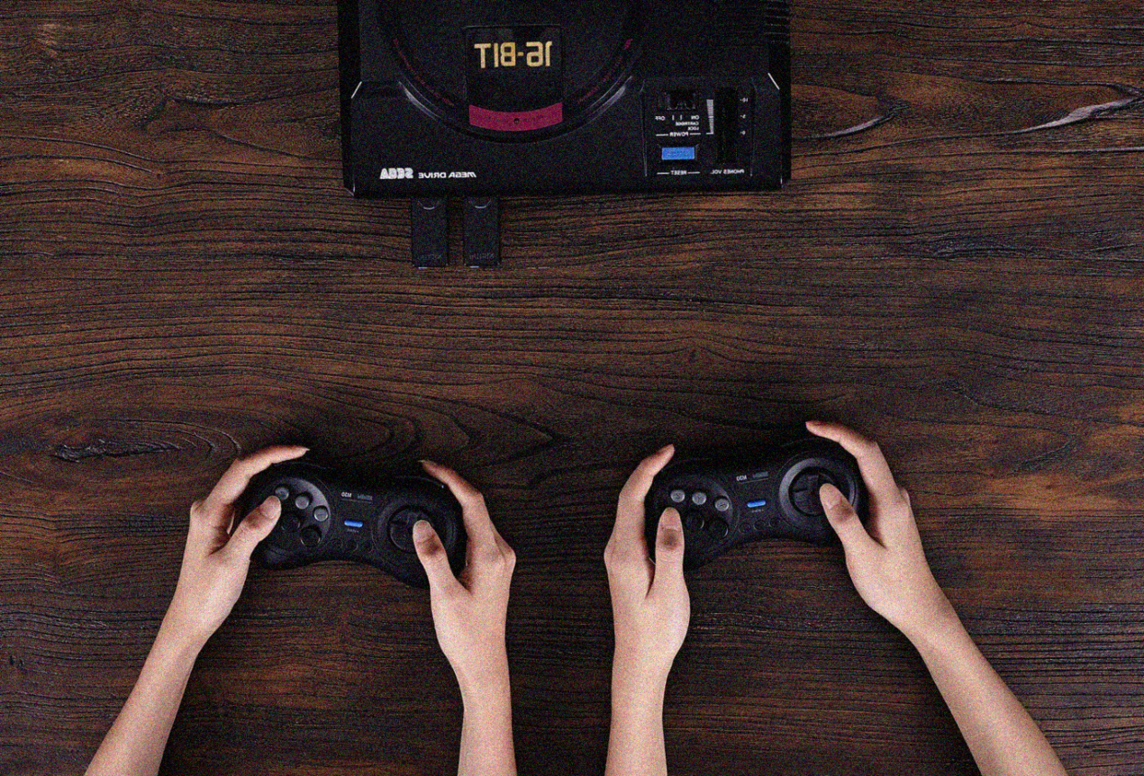 8BitDo sta per lanciare dei controller wireless in stile Sega Genesis