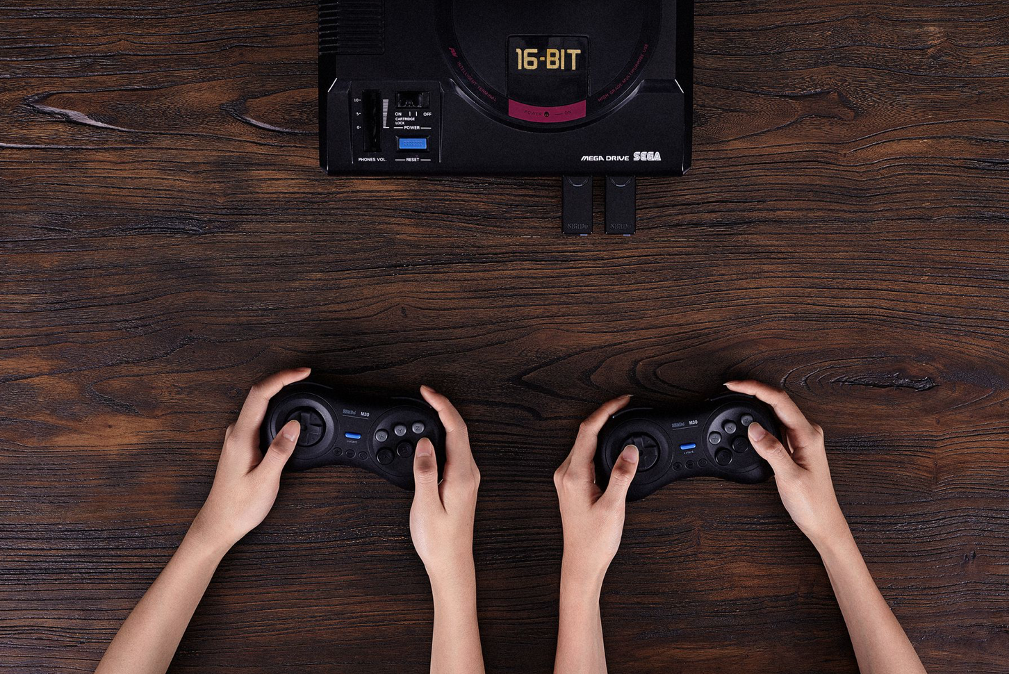 8BitDo sta per lanciare dei controller wireless in stile Sega Genesis