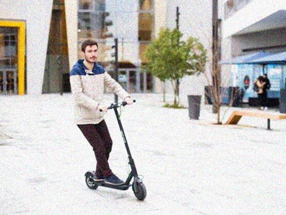 Telepass Pay compatibile anche con il noleggio dei monopattini elettrici Helbiz