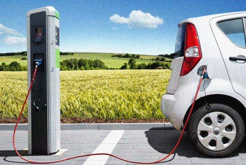 Il Governo ha tagliato 400 milioni destinati ad auto elettriche e ibride