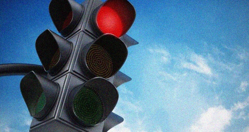 Audi sviluppa una tecnologia per non farvi mai beccare il semaforo rosso