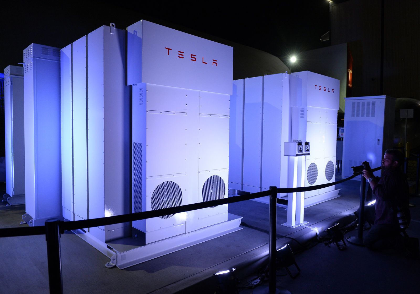 Volkswagen-userà-Tesla-Powerpack