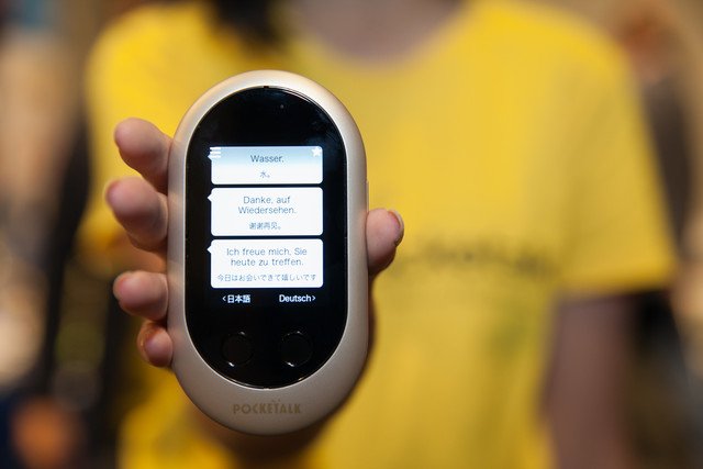 Il traduttore universale Pocketalk sarà in vendita in Italia a 299 euro con SIM LTE inclusa 1