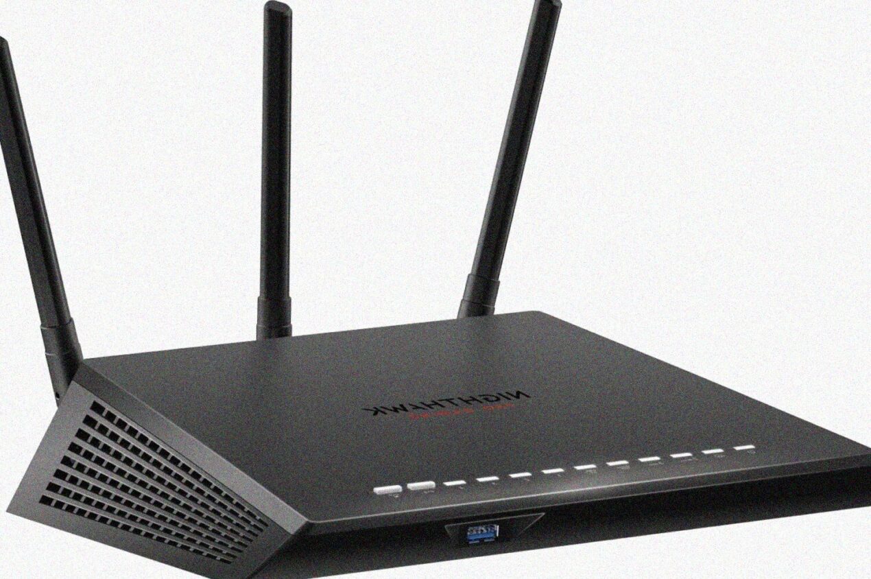 Netgear Pro Gaming XR300 è un router WiFi studiato specificatamente per Xbox One, PlayStation, Nintendo Switch e PC