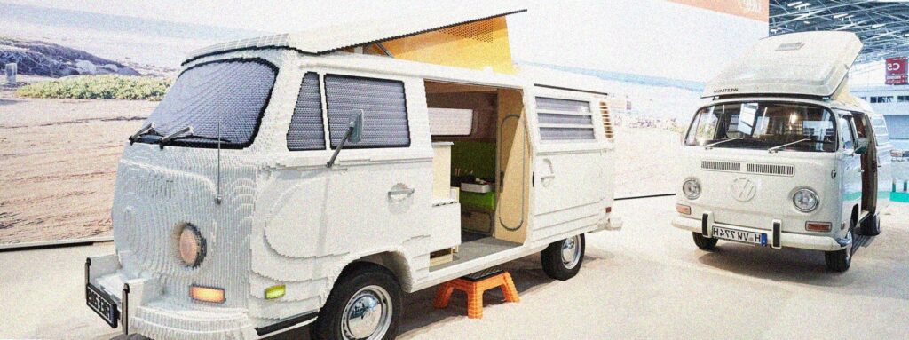 pulmino Volkswagen T2 è stato ricreato con 400mila mattoncini LEGO
