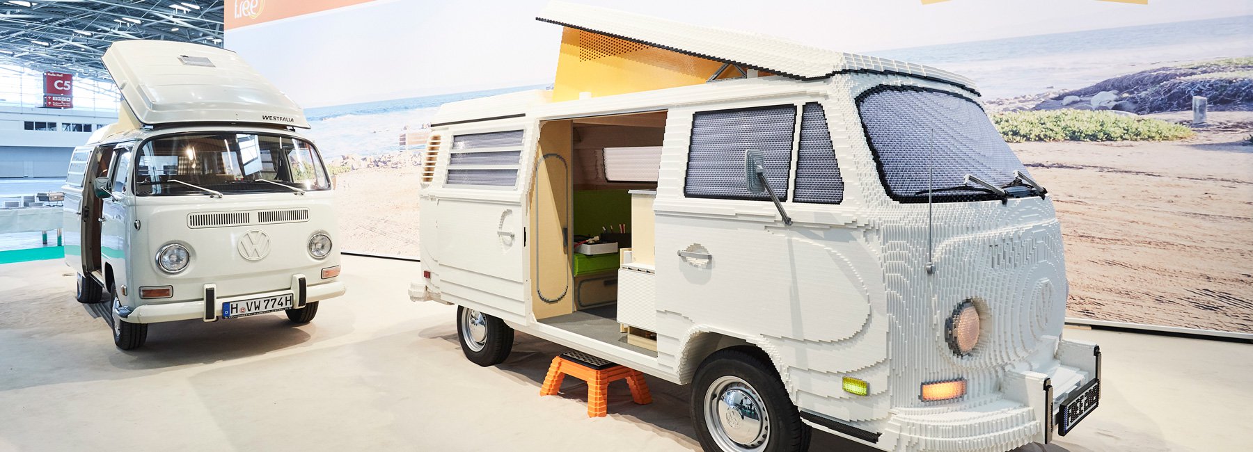 pulmino Volkswagen T2 è stato ricreato con 400mila mattoncini LEGO