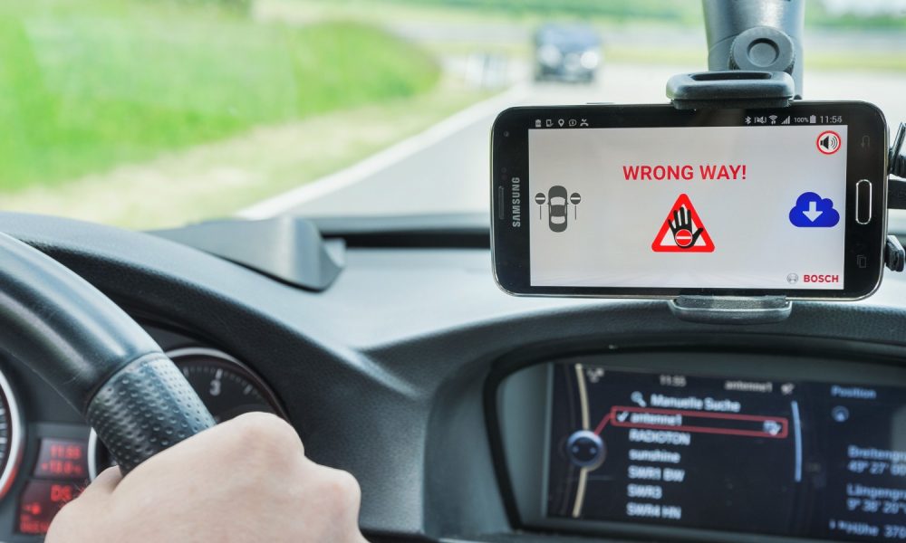 wrong-way driver warning di Bosch