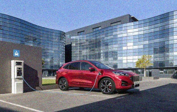 Ford Kuga 2019 ufficiale, ora anche con motori ibridi plug-in