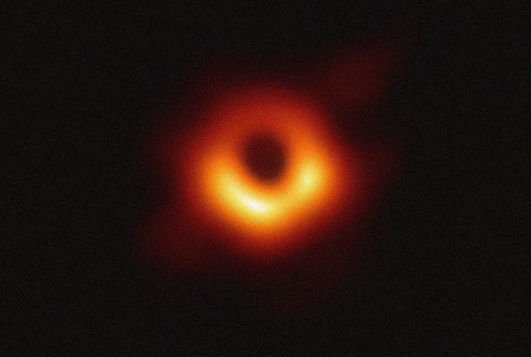 Foto reale buco nero Event Horizon Telescope EHT