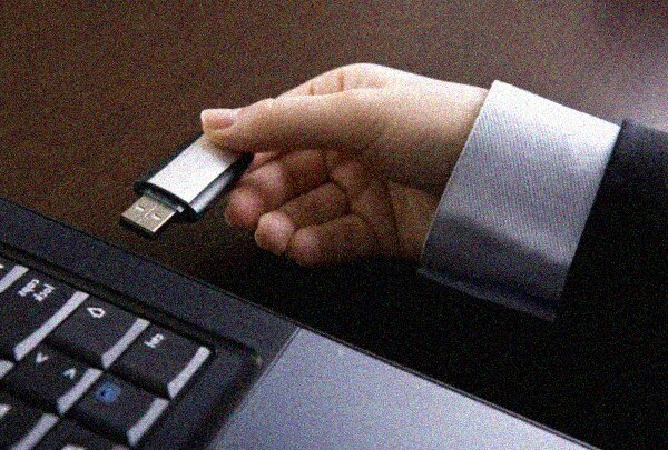 Windows 10 eliminerà la necessità di "rimozione sicura dell’hardware" per HDD, SSD e pendrive USB