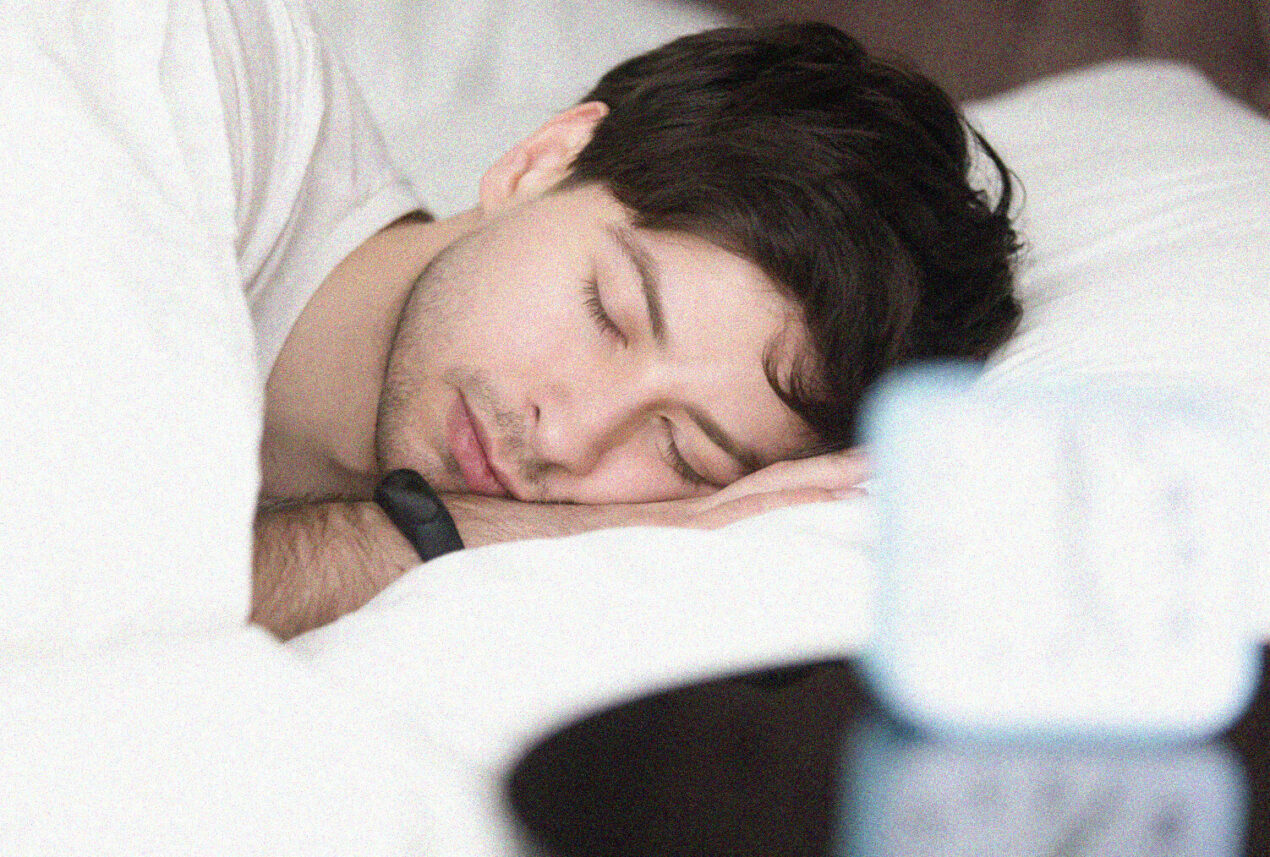 Il monitoraggio del sonno di smartwatch e smartband potrebbe avere effetti più negativi di quanto pensiate