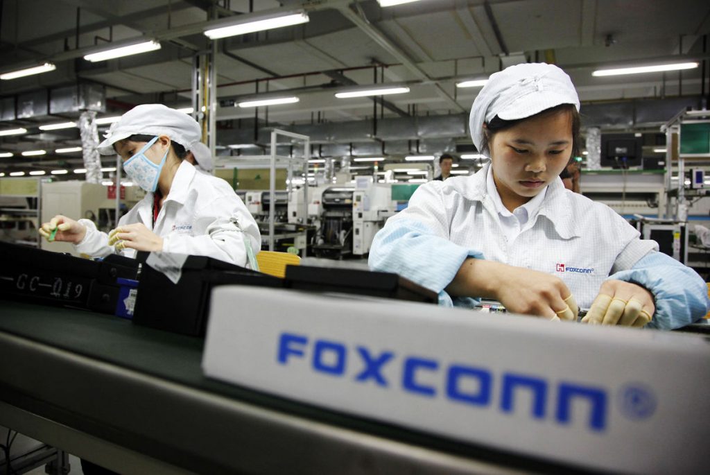 Foxconn tenta di arginare la penuria di dipendenti quadruplicando i bonus 1