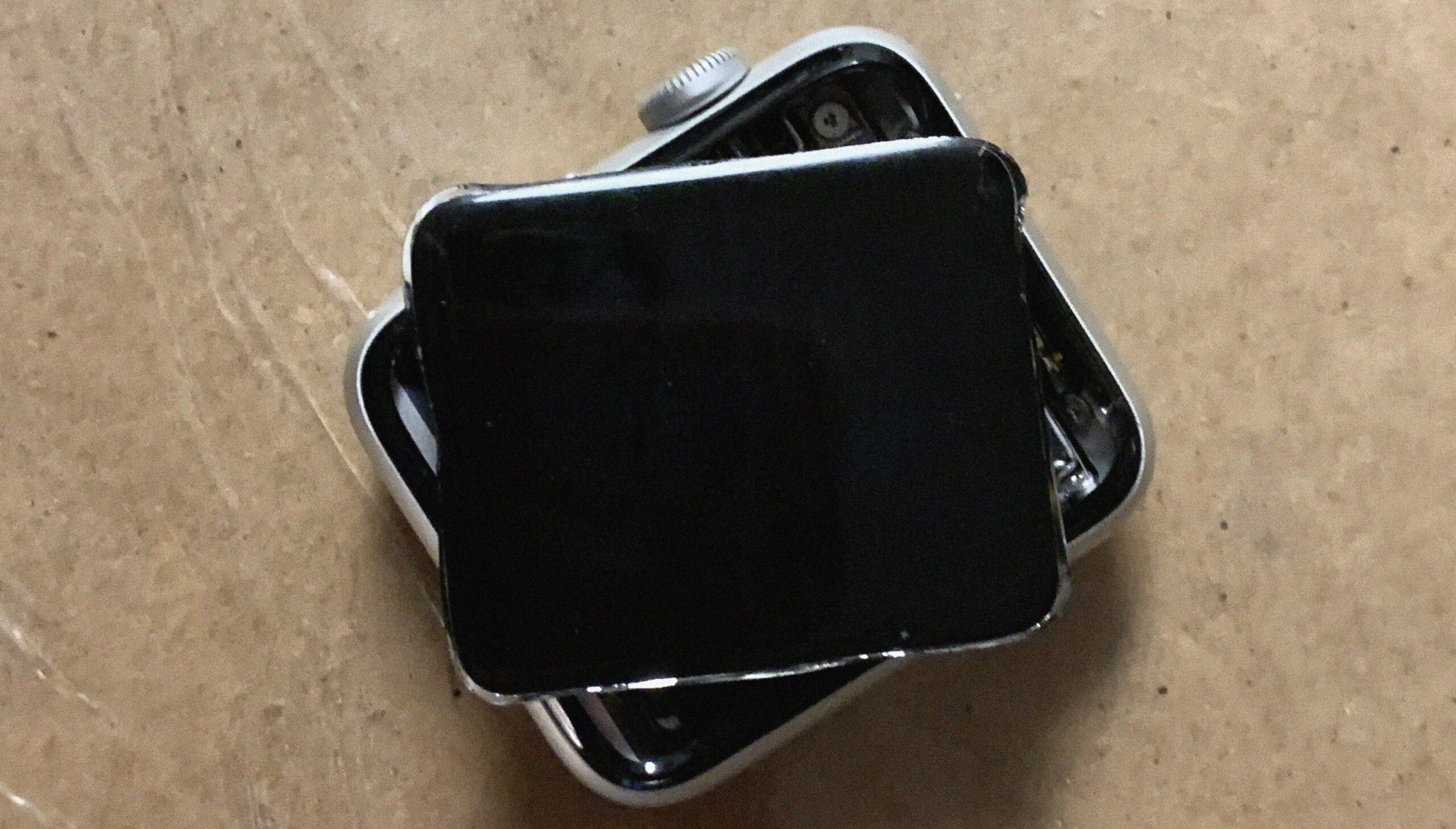 Apple Watch riparazione gratuita del display