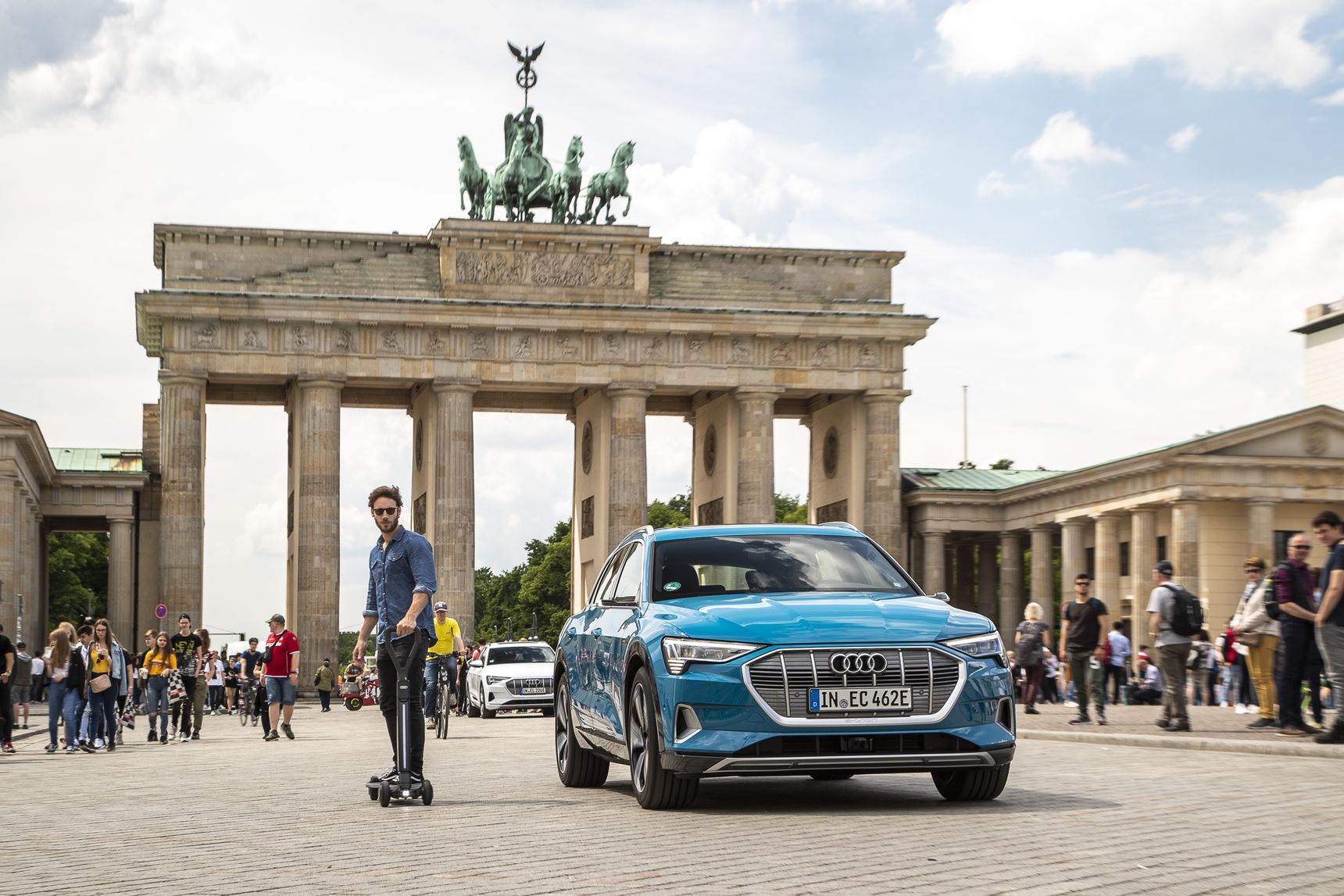 Audi e-tron non è un brand solo per le auto: ecco lo skateboard/monopattino elettrico del futuro 1