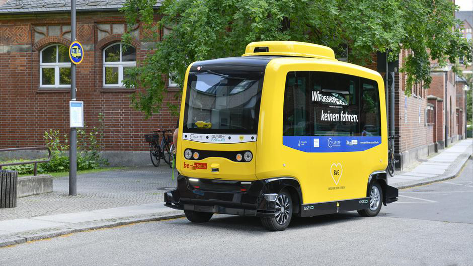 Berlino bus senza conducente a guida autonoma