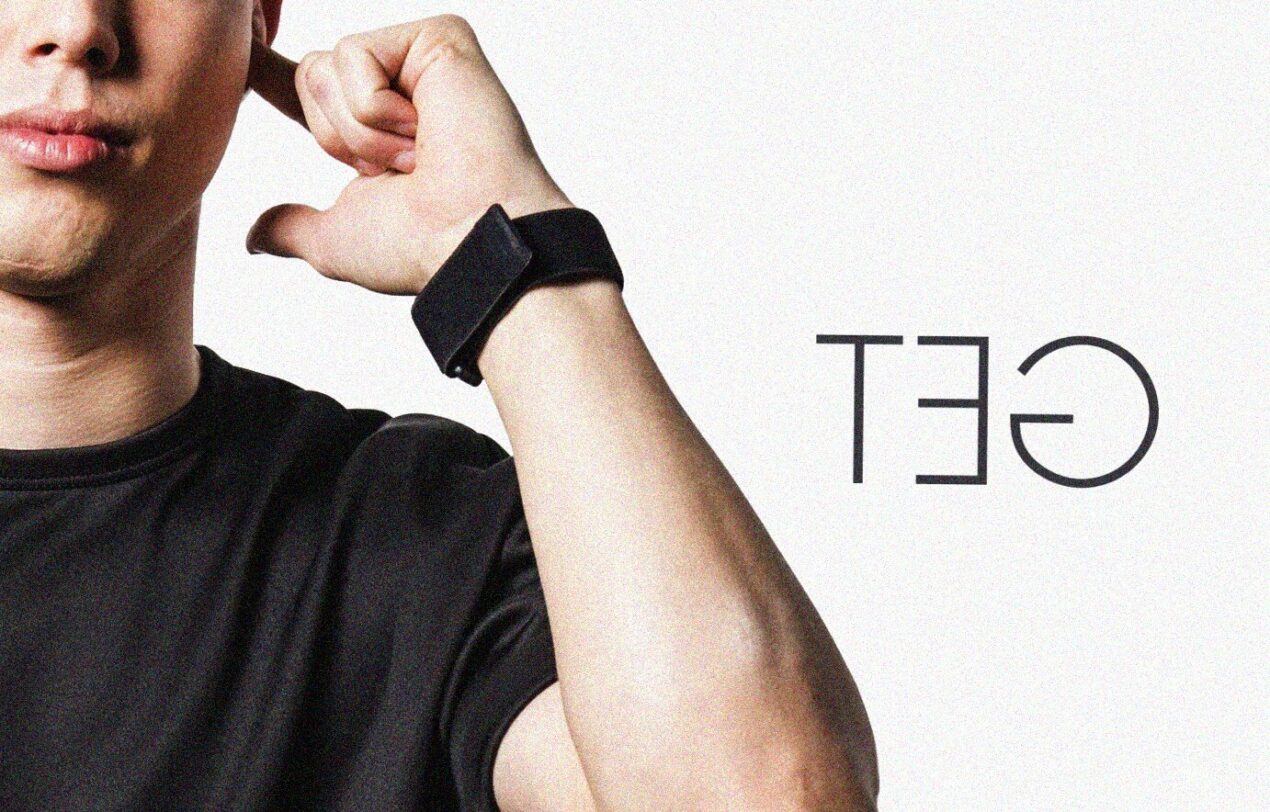 Non ci crederete ma con questo accessorio tutto italiano potete usare il dito per parlare al telefono