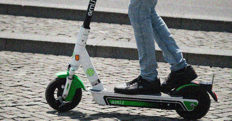 Rimini apre ai monopattini elettrici di Lime e Bird