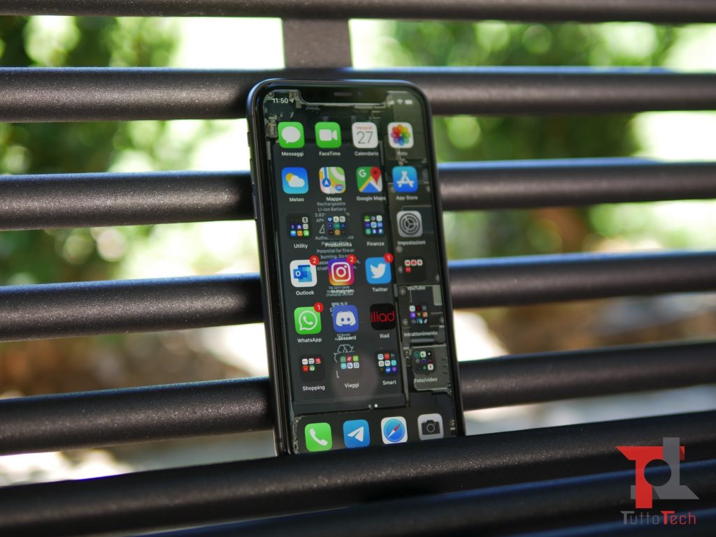 Recensione iPhone 11: non sarà "Pro" ma è il best buy di quest'anno 2