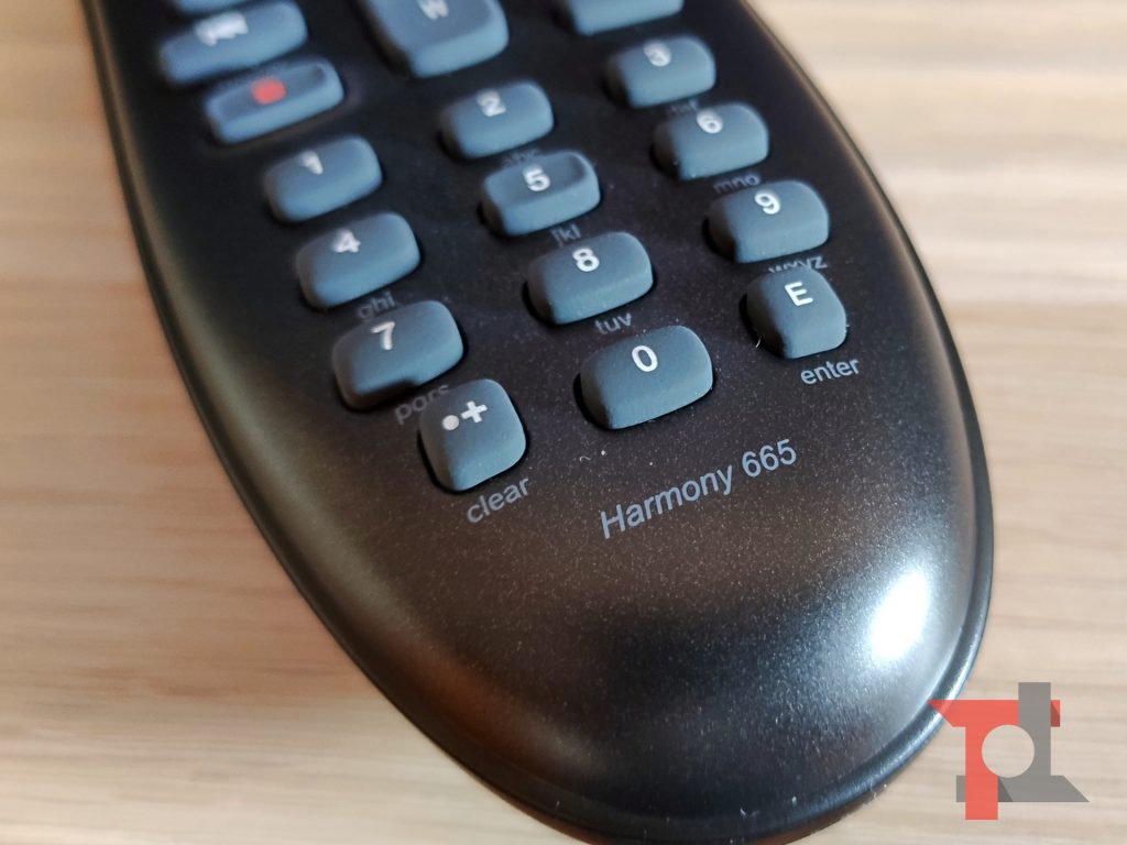 Recensione Logitech Harmony 665, un telecomando per controllarli tutti 2